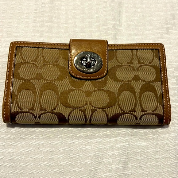 Coach Handbags - Coach wallet